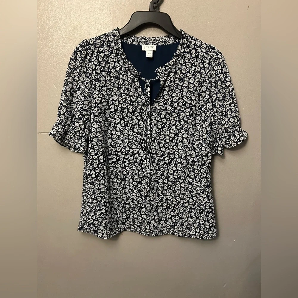J Crew Factory Floral Navy and White short sleeve top - Picture 2 of 10